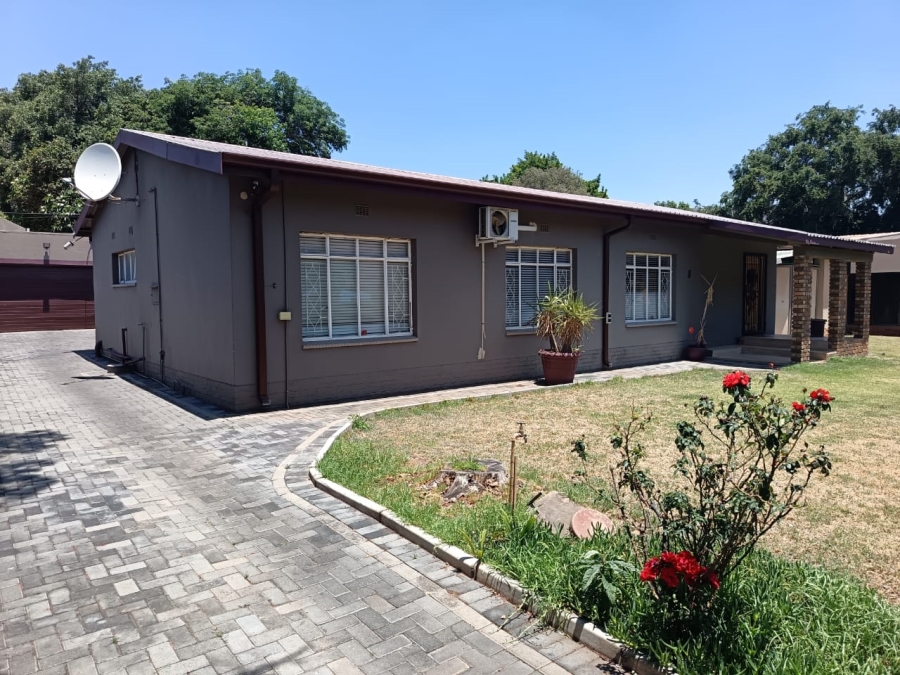 4 Bedroom Property for Sale in Protea Park North West